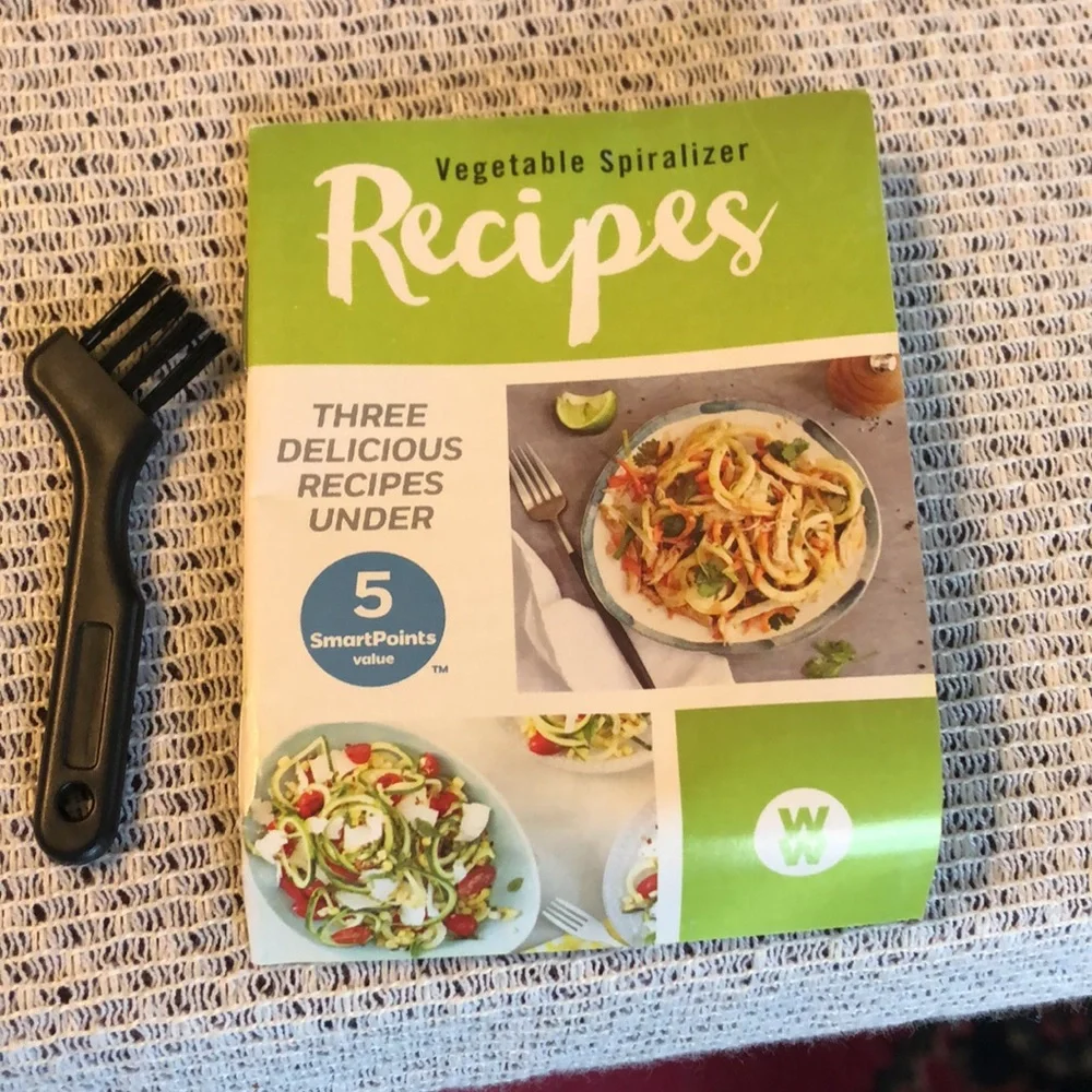 WeightWatcher Kitchen Vegetable Spiralizer Easy to use & Dishwasher Safe!